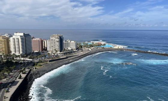 Puerto de la Cruz Playa de Martiánez Tenerife