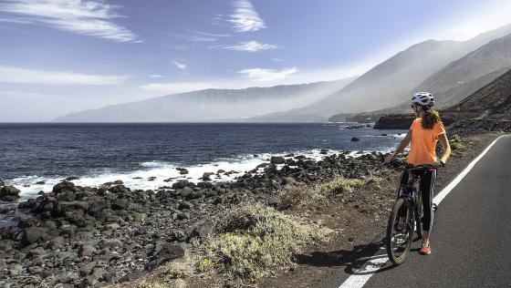 Sykling på Carretera Arenas Blancas, El Hierro.