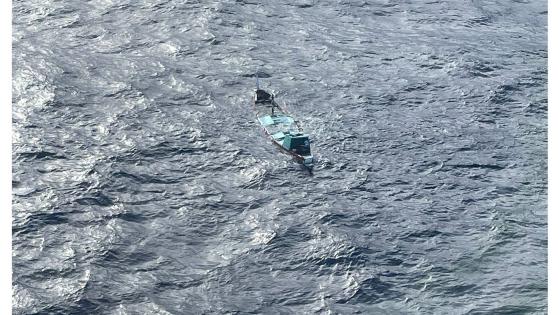 Ni personer reddet fra synkende flyktningbåt utenfor Kanariøyene.