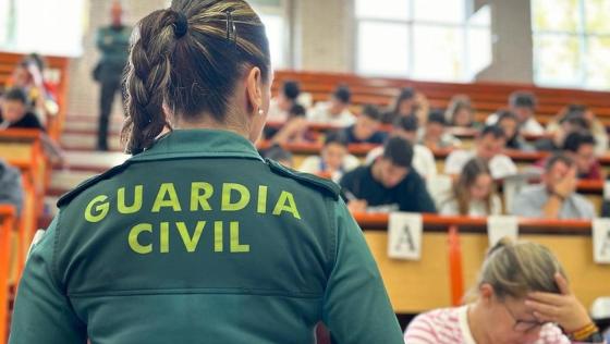 Guardia Civil på skolebenken.