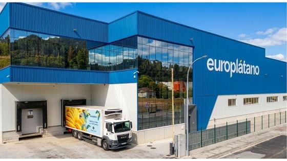 Industribygg og lastebil