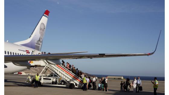 Ombordstigning på fly.