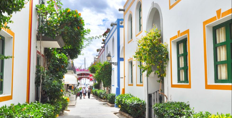 Puerto De Mogan passage