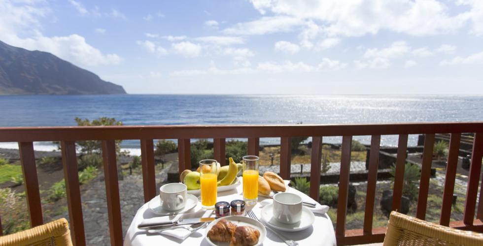 Frokost på terrassen.