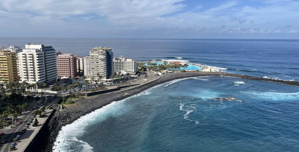 Puerto de la Cruz Playa de Martiánez Tenerife