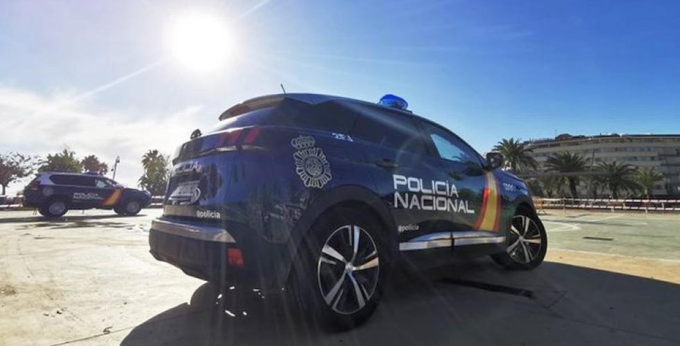 Politibil fra Policia Nacional.