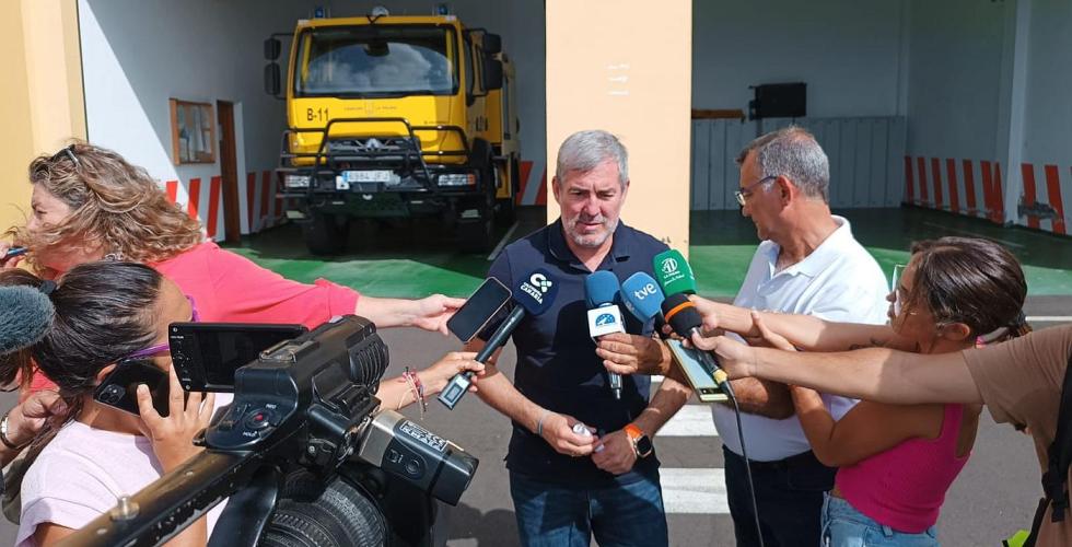Fernando Clavijo møtte pressen for å orientere om brannen på La Palma.