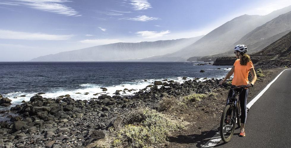 Sykling på Carretera Arenas Blancas, El Hierro.