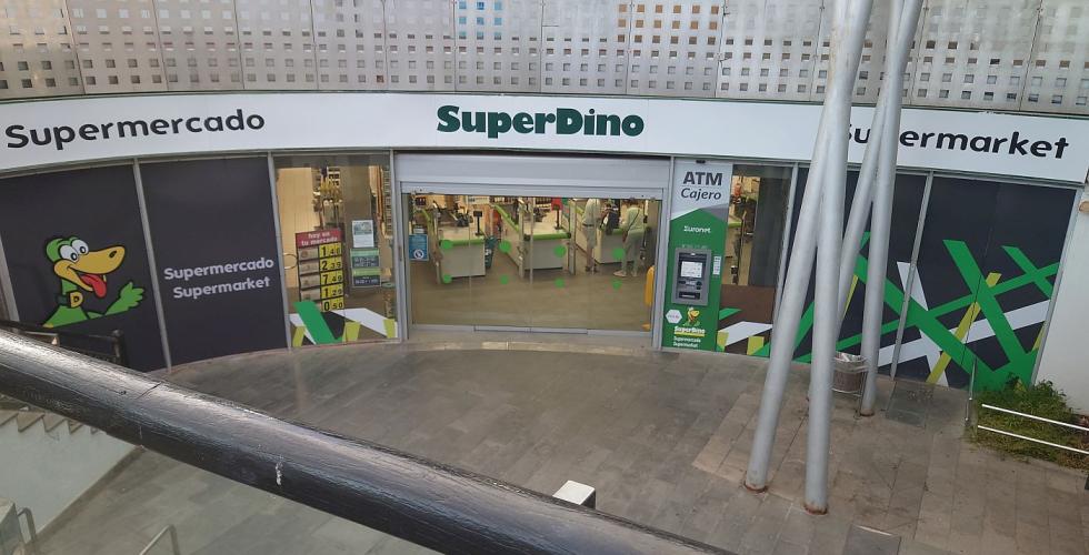 Inngangsparti til dagligvarebutikk.