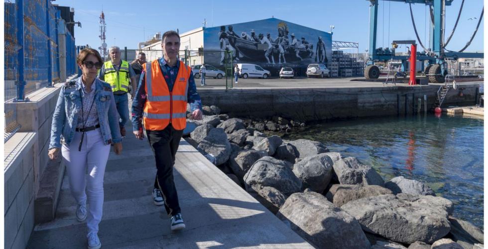 Ordfører i Mogán, Onalia Bueno og administrerende direktør for Puertos Canarios, José Gilberto Moreno.