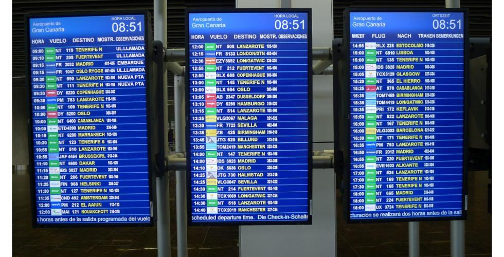 Informasjonstavle på flyplass.