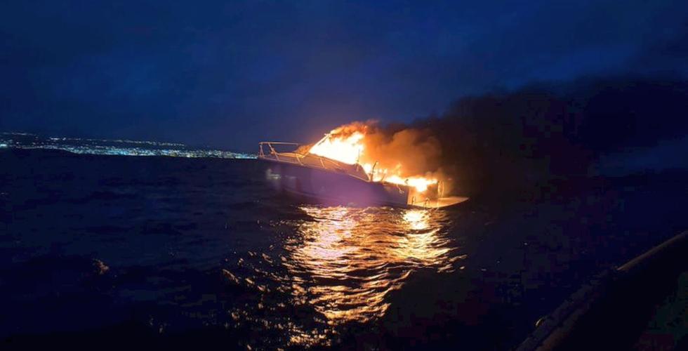 Brann i båt ved Lanzarote