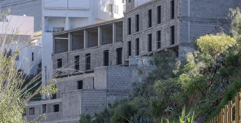 mogan uferdig bygning