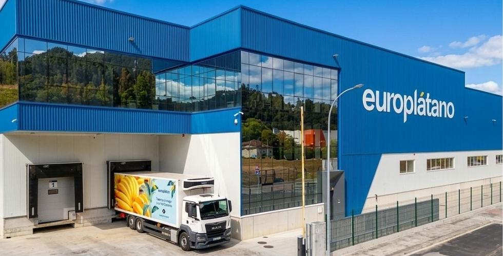 Industribygg og lastebil