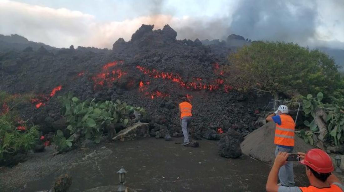 Vulkanutbrudd på La Palma september 2021. Lavaen kommer!