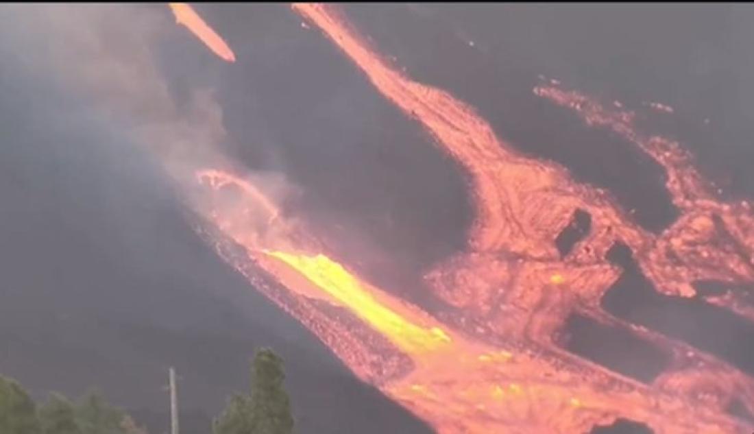 Vulkanutbrudd på La Palma 2021. Dag 36, ny åpning oppsto i vulkanvegg og pøser ut lava.