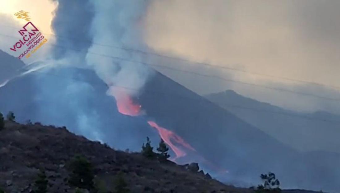 Vulkanutbrudd på La Palma 2021. Dag 37. Kl. 9.25, ny kollaps av kratervegg.