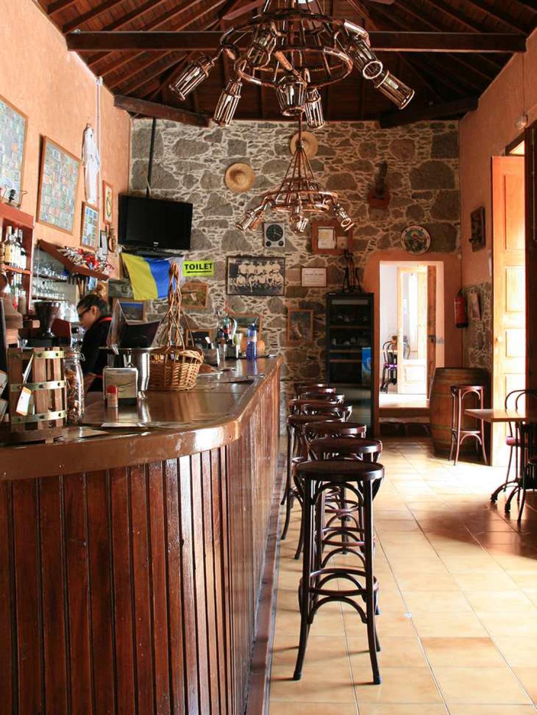 Klassisk biltur: Bar Restaurante Albaricoque